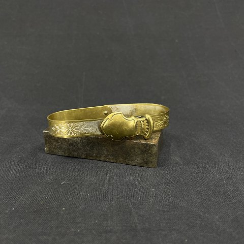 Napking ring with pin