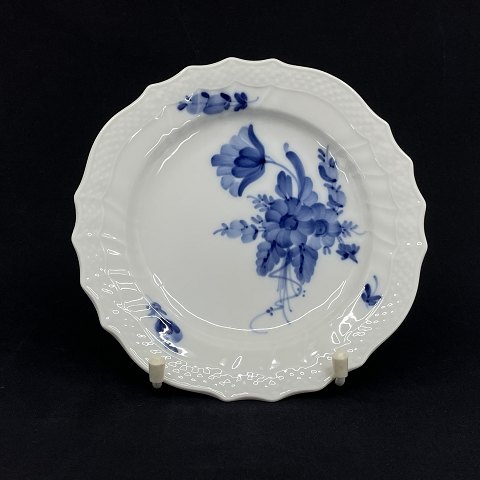 Blue Flower Curved cake plate, 17.5 cm.
