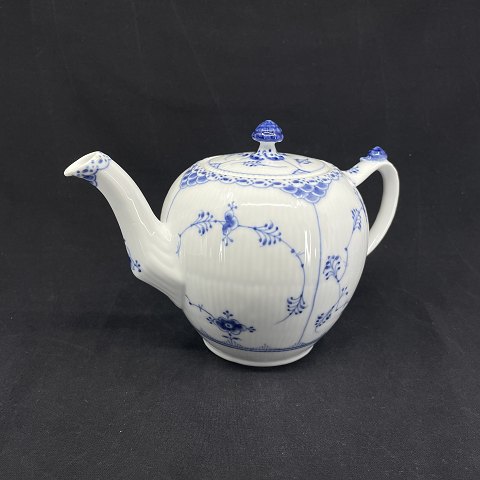 Blue Fluted Half Lace tea pot
