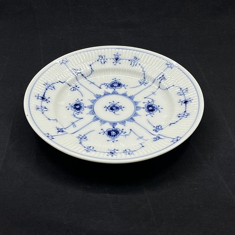 Blue Fluted Plain cake plate, 19 cm.
