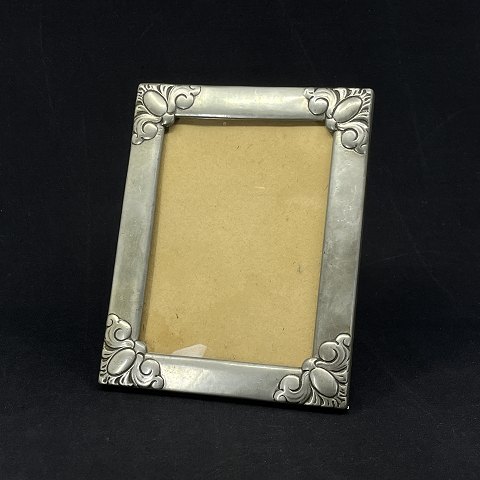 Beautiful picture frame in pewter