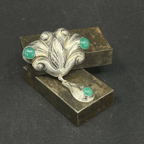 Beautiful art nouveau brooch with chrysoprase