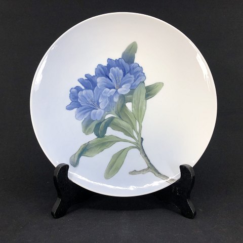 Royal Copenhagen Art Nouveau plate with blue 
flowers

