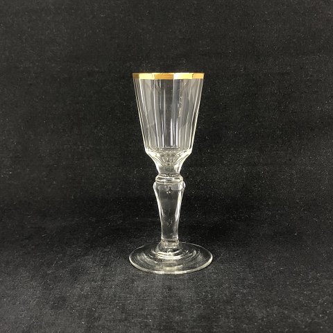 Schlesisk vinglas med guldkant
