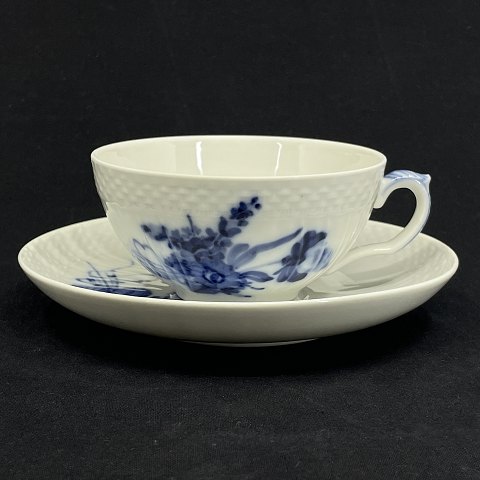 Blue Flower Curved tea cup