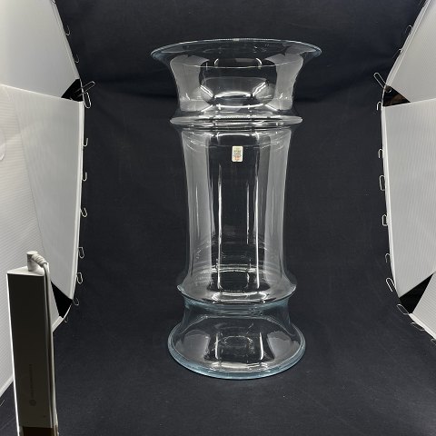 LARGE clear MB vase, 42 cm.