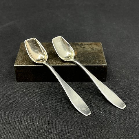 Moderne saltske i sølv