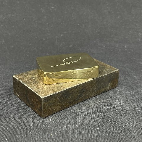 Pill box in sterling silver, William Herring