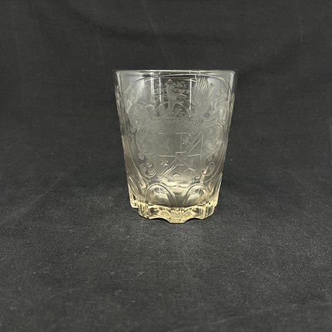 Glas med adeligt monogram - Sponneck