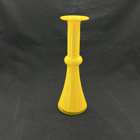 Yellow Carnaby vase, 21 cm.