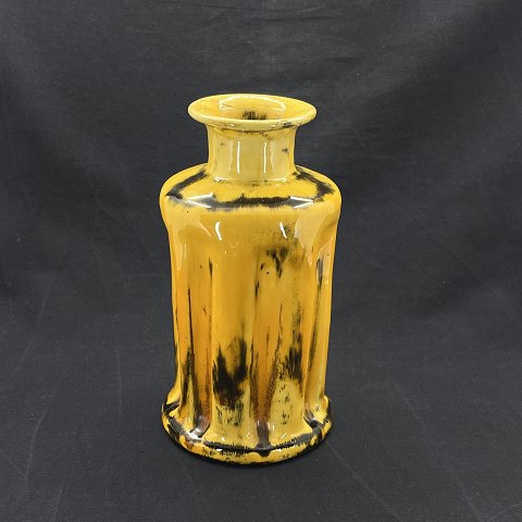 Uranium yellow vase from Kähler